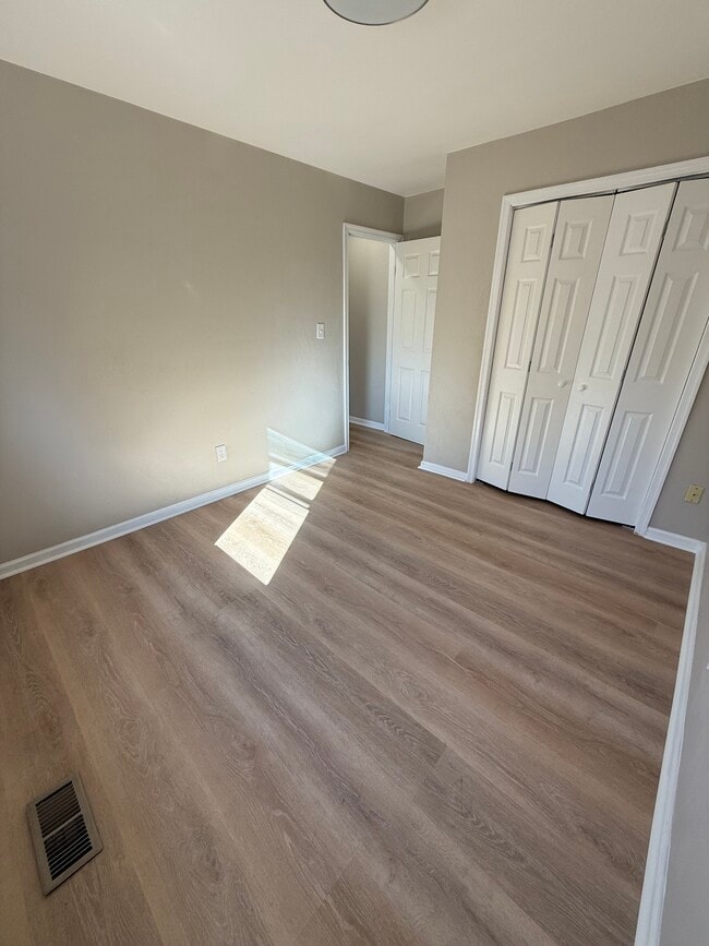 Photo - 3492 Woodburne Dr