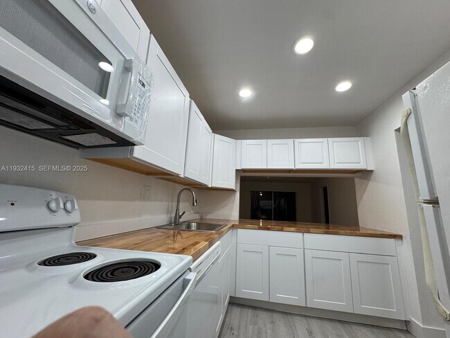 Photo - 8051 S Colony Cir Unidad 210