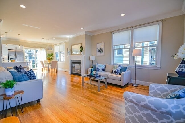 Photo - 429 Gallivan Blvd
