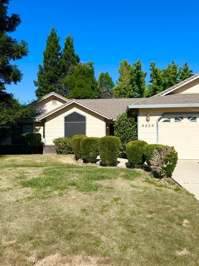 Building Photo - Beautiful Country Heights House