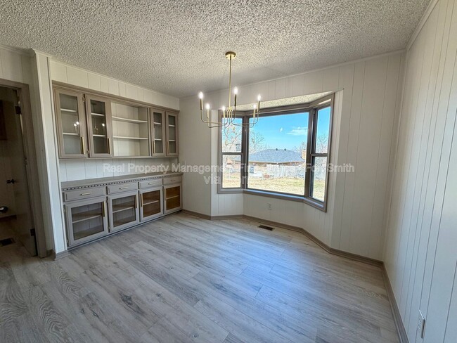 Photo - 506 Jenny Wren St