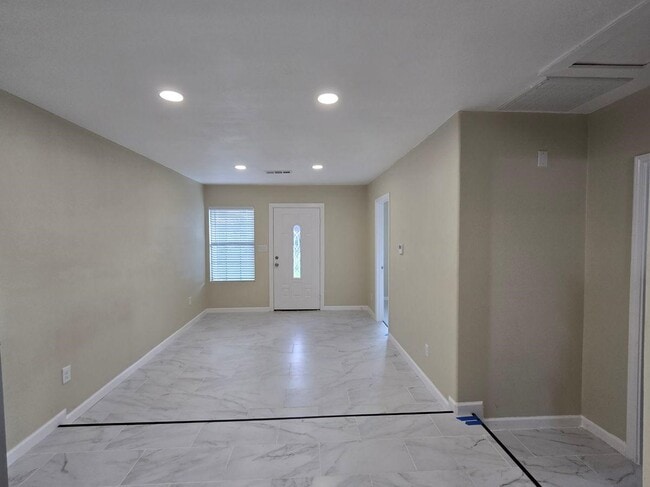 Photo - 8703 Berndale St