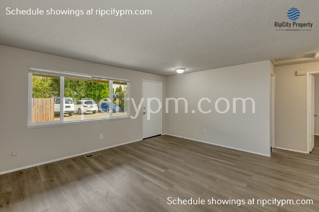 Photo - 126 NE Liberty Ave