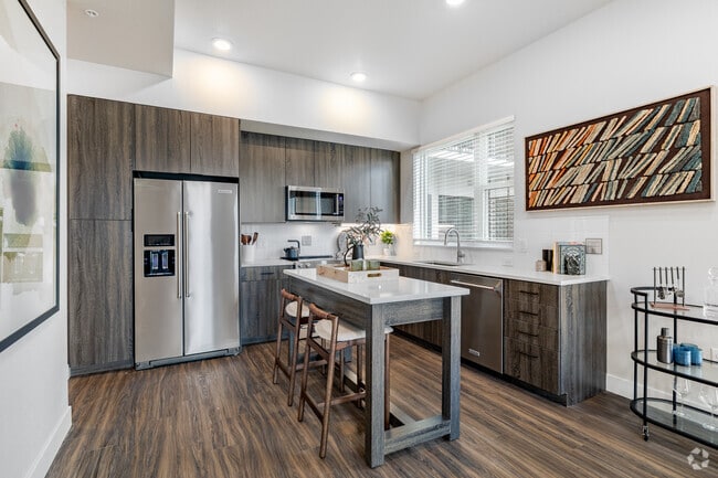 1BR, 1BA - 600SF - Signature - Kitchen - The Emerson