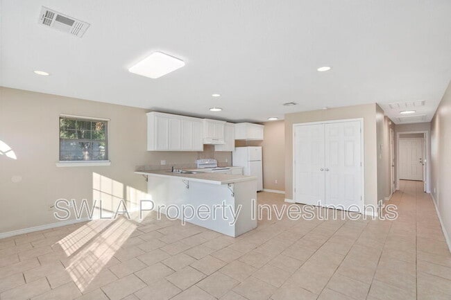 Photo - 308 W Napoleon St