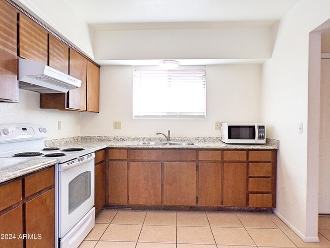 Photo - 4251 Plaza Oro Loma Unit D