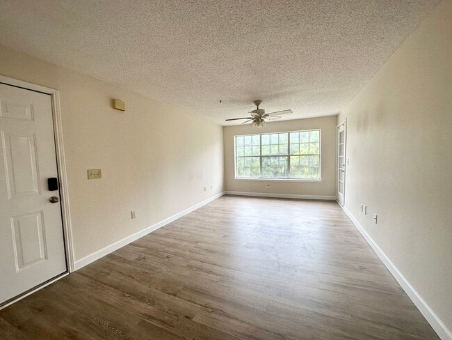 Photo - Spacious 3B/2B Unfurnished Condo near Beach in the Heart of Destin! Unit 264