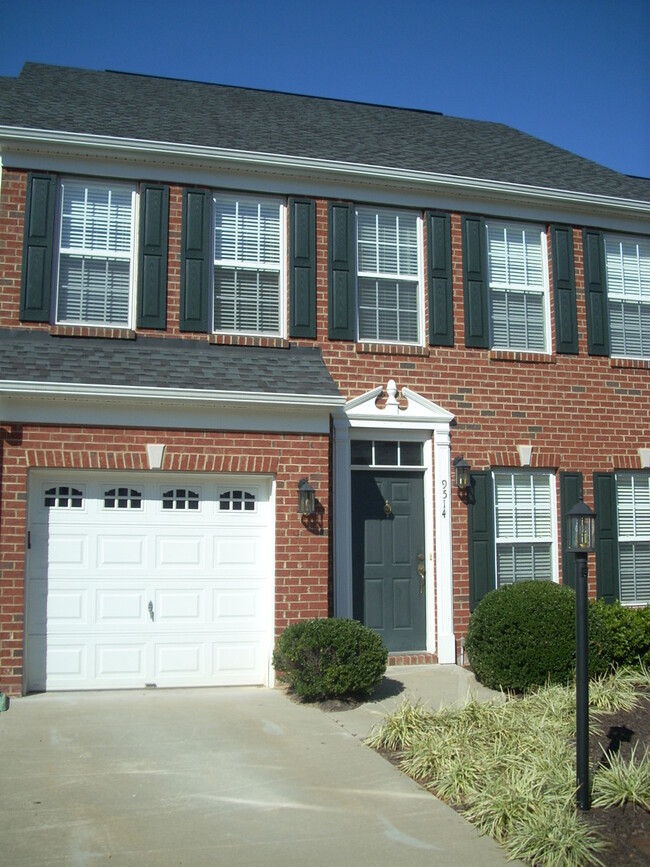 3 BR/ 2.5 BA Beautiful Townhouse in Meredi... - 3 BR/ 2.5 BA Beautiful Townhouse in Meredi...