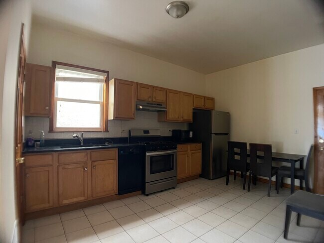 Photo - 2856 W Lyndale St Unit 2nd floor