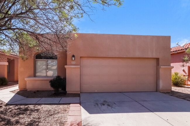 Building Photo - 2535 N Avenida TABICA