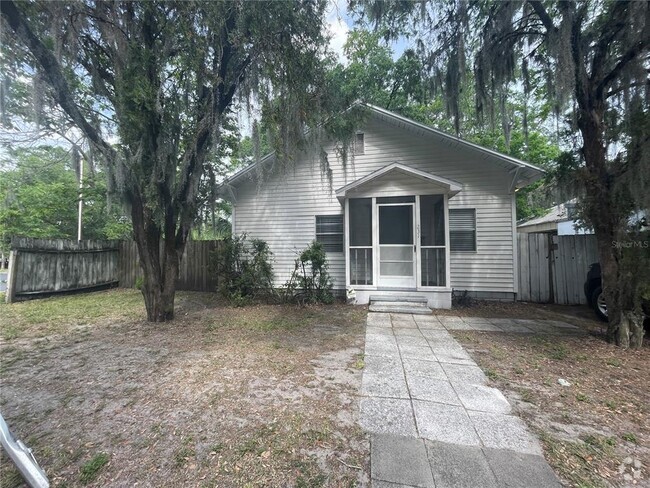 Building Photo - 231 SW 5th St Rental