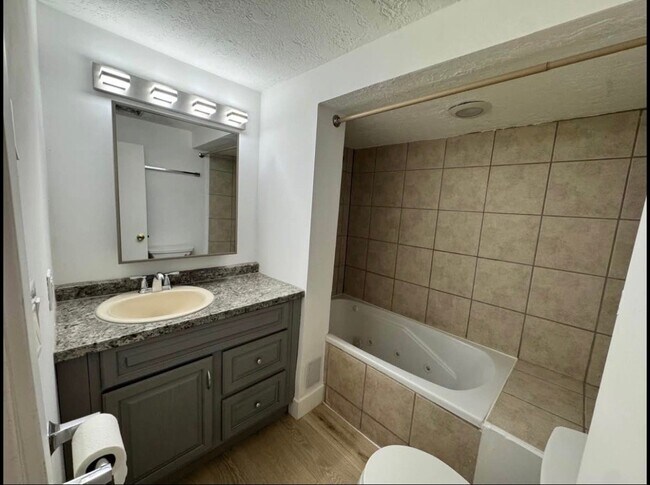Photo - 3985 Evelyn Rd