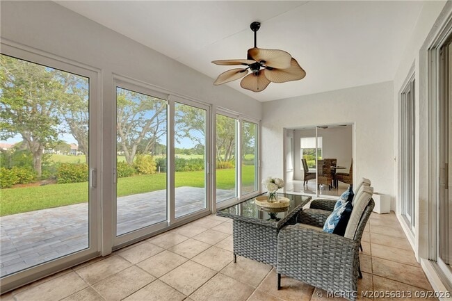 2018 NW Laurel Oak Ln