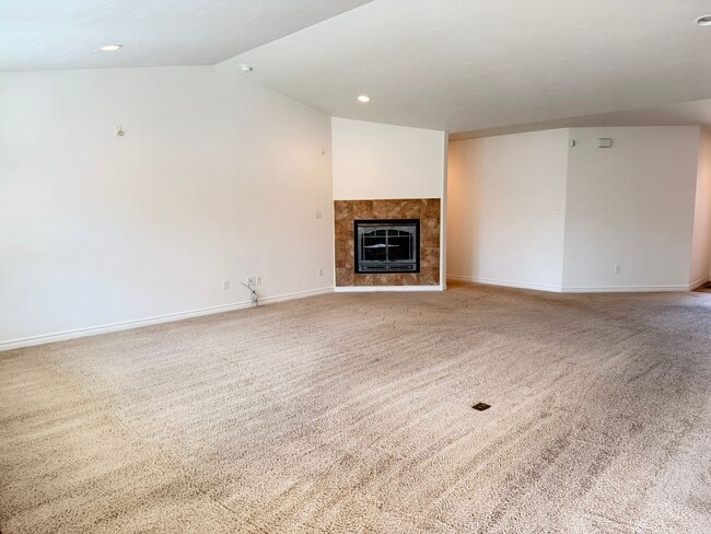 Photo - GORGEOUS 3Bed 2Bath 3Car Garage in NorthEast GJ!!!!!