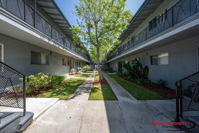 821 N Eucalyptus