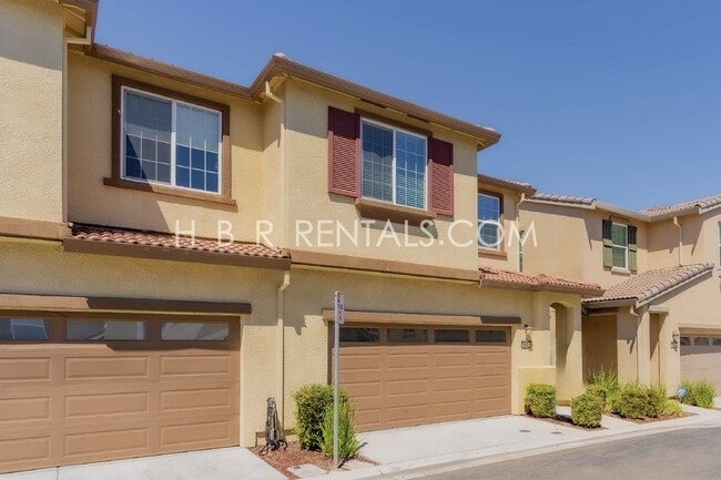 Photo - Spacious 4-Bedroom with Granite Finishes in Tracy – Your Dream Home Awaits!