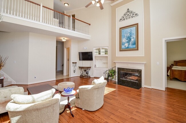 Building Photo - 7934 Woodcrest Ct