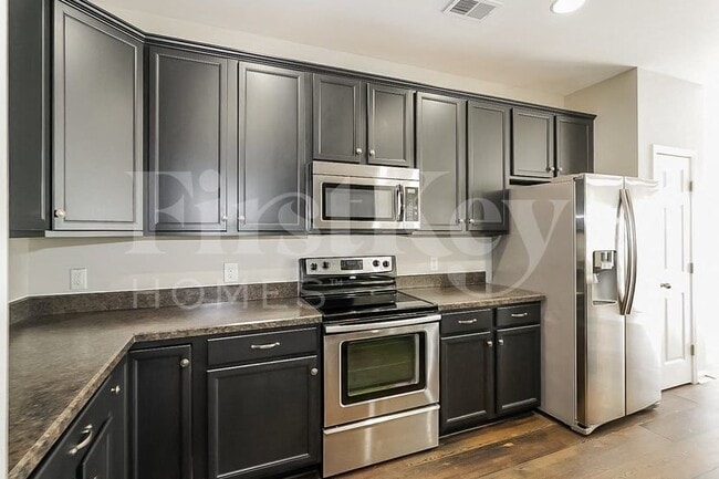 Photo - 356 Dunnwood Loop