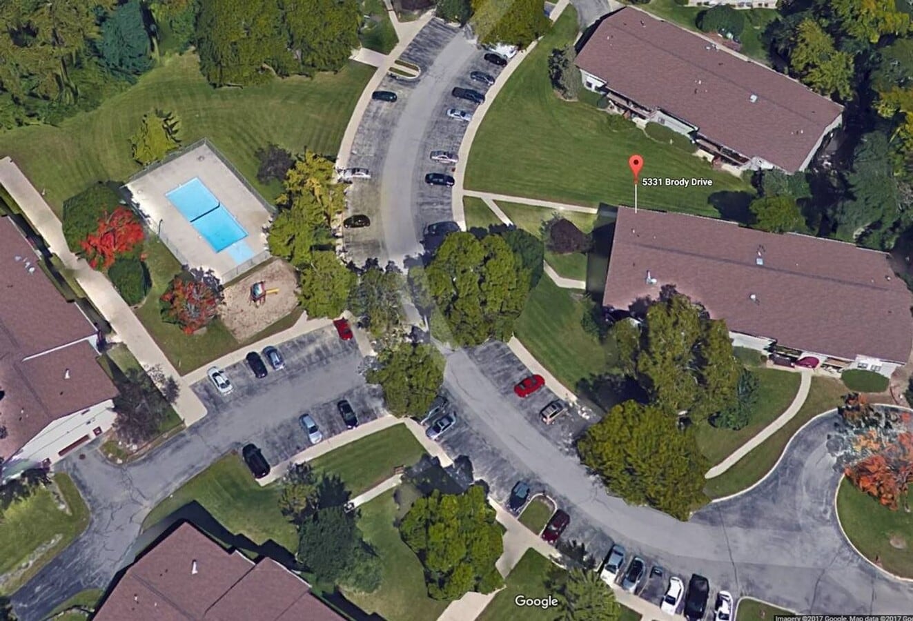 Photo - Spacious 2 bed 1.5 bathroom Condominium Unit 104