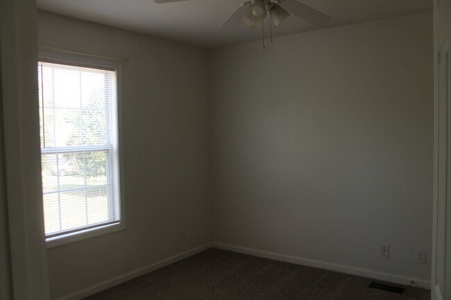 Photo - 255 Senator Dr Unit A