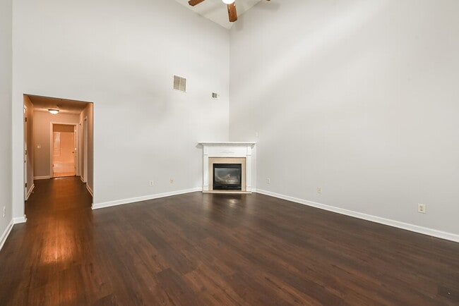 Photo - 1580 New Orleans Way