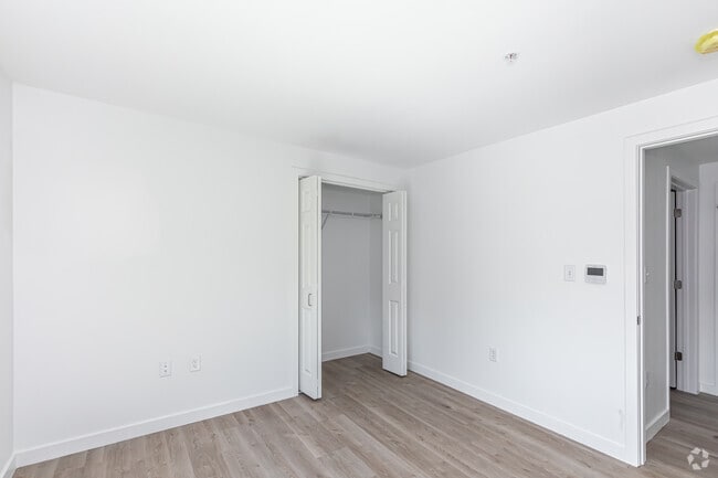 1BR, 1BA - 525SF - Bedroom