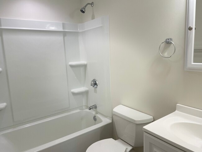 Photo - Gardner Lake Village