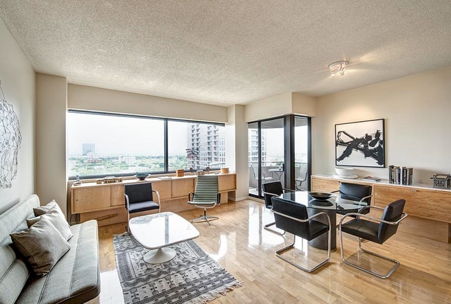 Building Photo - 3600 Montrose-2522-4 Unit 2522-4 Rental