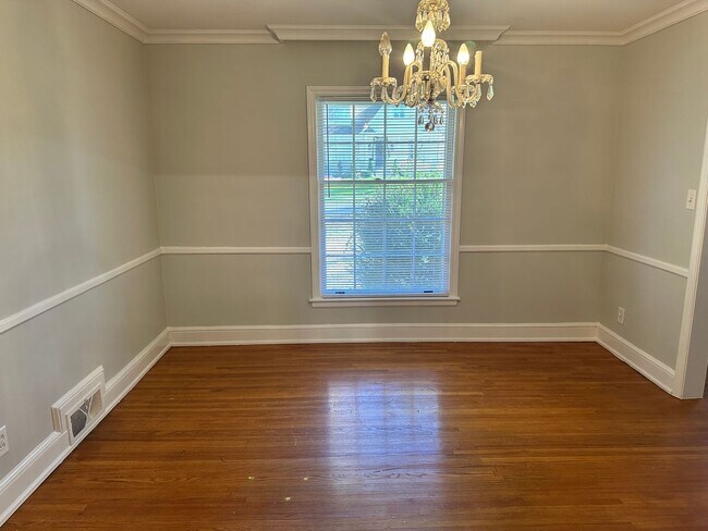 Photo - Beautiful 3 Bedroom in Myers Park!!