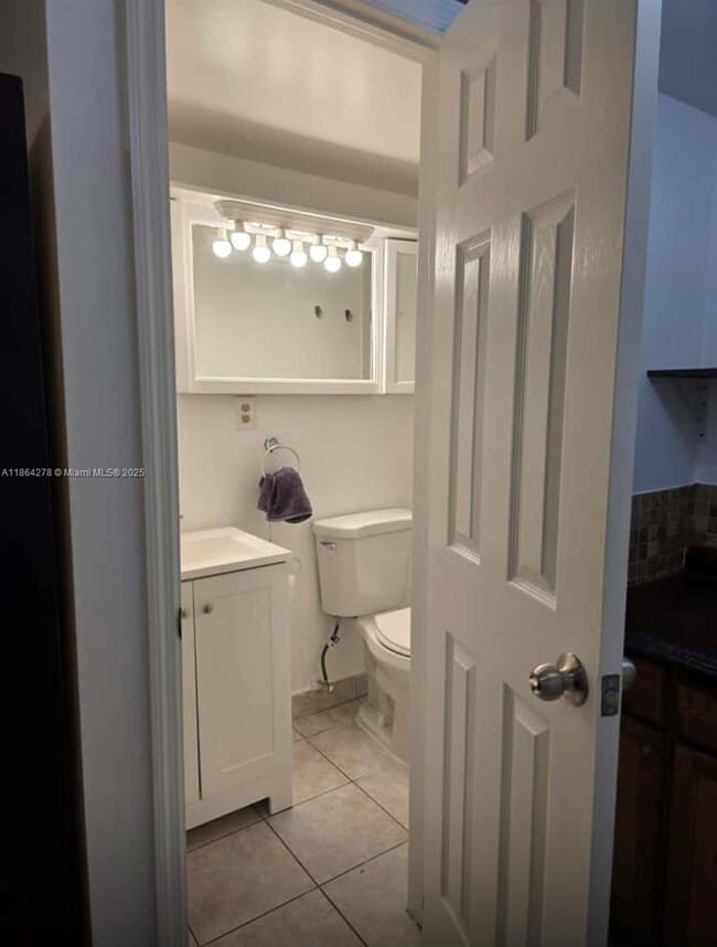 Photo - 1243 SW 3rd St Unidad 0