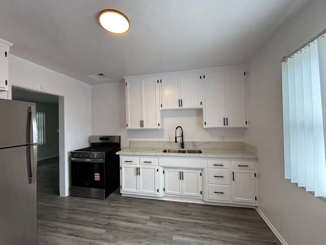 Photo - 7056 Lanewood Ave