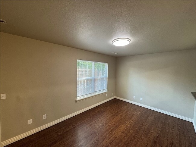 Photo - 904 S Wood Ave