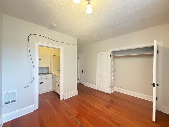 Photo - Cozy Studio Centrally Located in Downtown Portland! Unidad 1