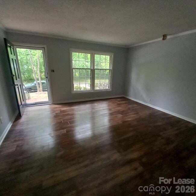 Photo - 10417 White Pine Rd