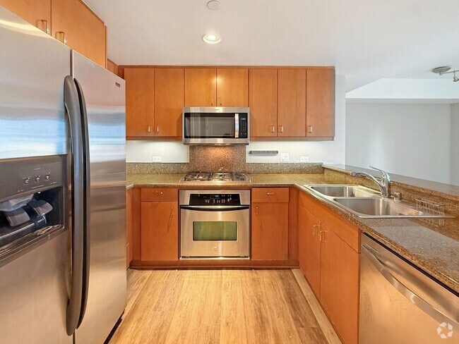 Building Photo - Gorgeous Studio w/ Upgraded Kitchen, A/C &... Unit 401 Rental