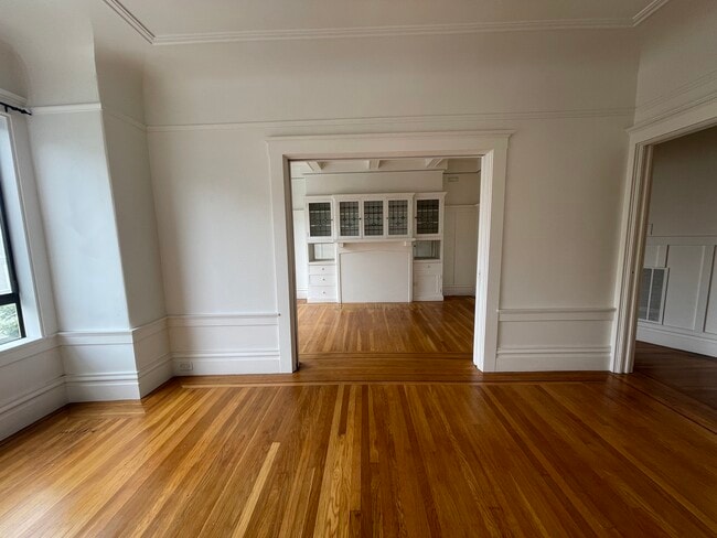Building Photo - 1336 Broadway Rental