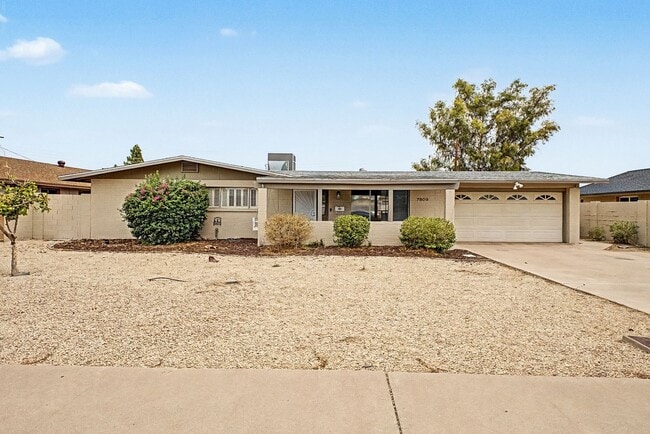 Building Photo - 7809 N 32nd Dr
