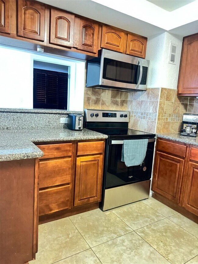 Photo - 5838 Collins Ave Unit 2A
