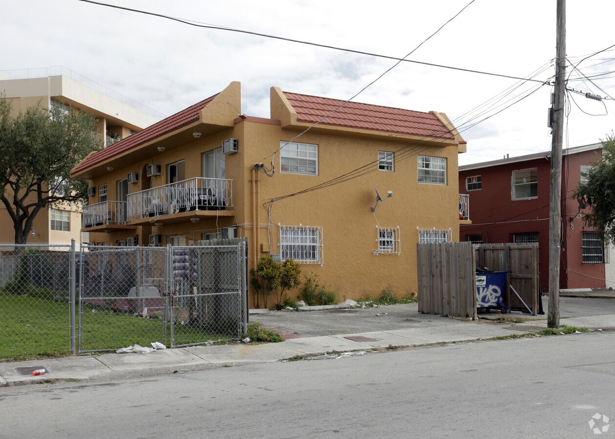 Primary Photo - 613 NW 10th Ave