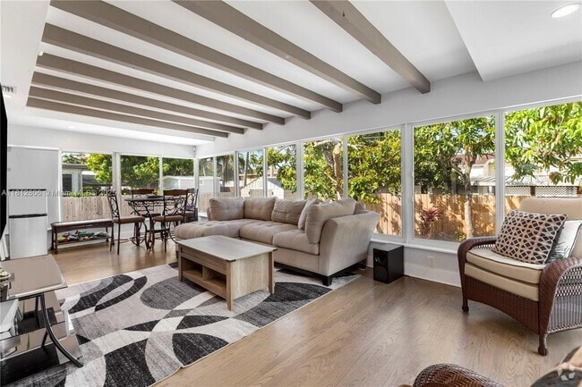 Building Photo - 7915 SW 23rd St Rental
