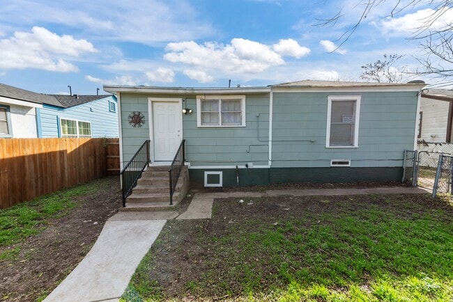 Photo - 2609 Herring Ave