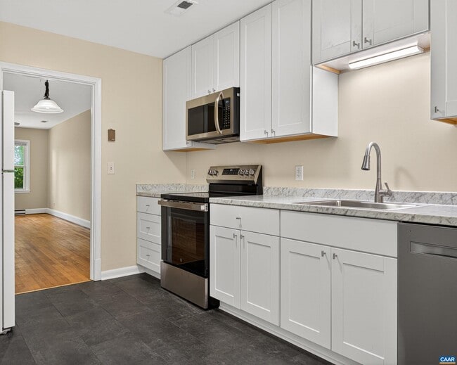 Photo - 1272 Rio Rd E