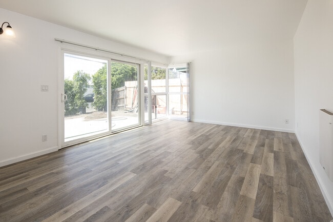 Photo - 6740 Sabado Tarde Rd Unidad A