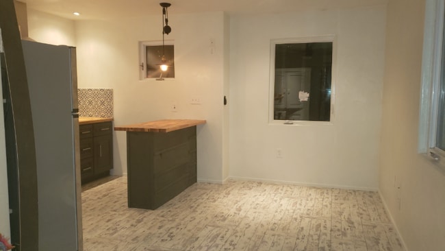 Photo - 1440 W Valerio St