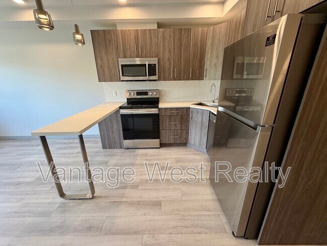 345-345 Dougall Rd N
