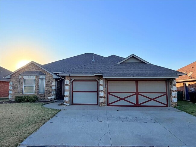 Building Photo - 753 Caroline Dr