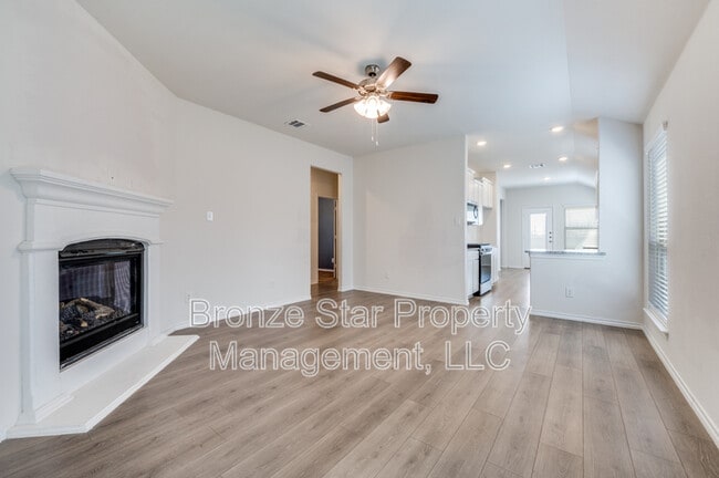 Photo - 1621 Ferguson Ln