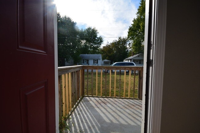 Photo - 3 Bedroom, 1 Bath totally fenced-in yard