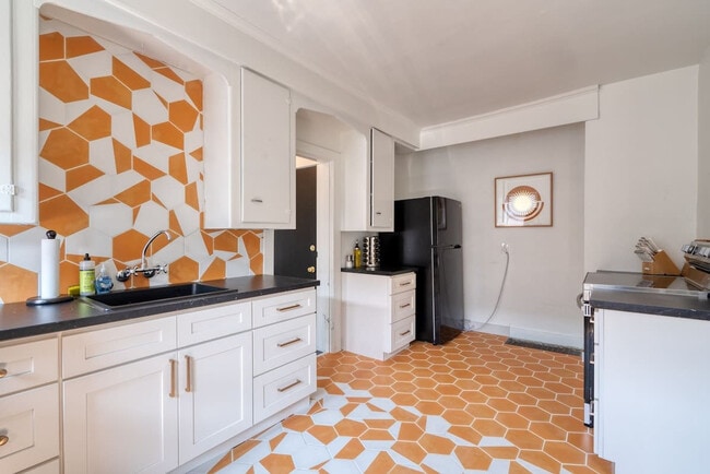 Photo - 2215 SE Powell Blvd Unidad ID1309819P