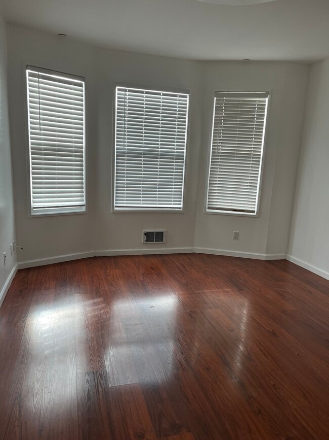 1st Bedroom - 2445 Telegraph Ave Unit Apt 204